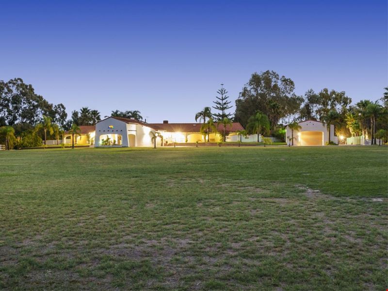 30 Oxford Court, Maida Vale WA 6057