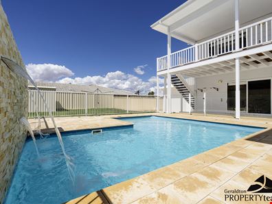 1 Queenscliff Close, Tarcoola Beach WA 6530