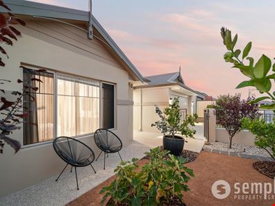8 Mirbelia Street, Hammond Park WA 6164