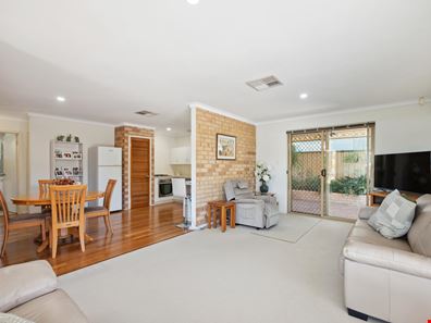 4/215 Washington Street, Victoria Park WA 6100