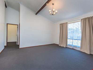 4/352 Sydenham Street, Cloverdale WA 6105