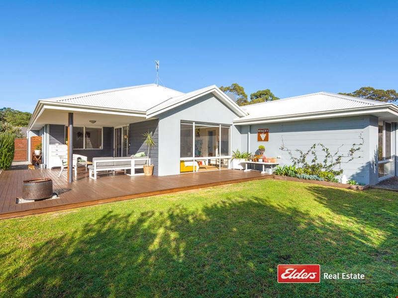 6 Lorikeet Way, Little Grove WA 6330