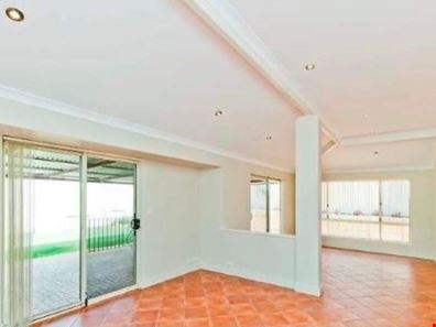 82 Roxburgh Circle, Kinross WA 6028