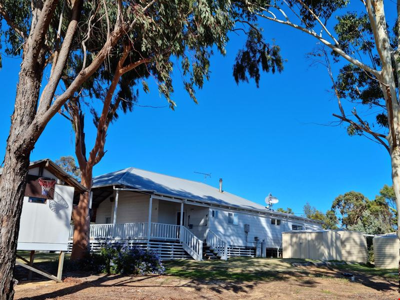 6 Station Street, Muradup WA 6394