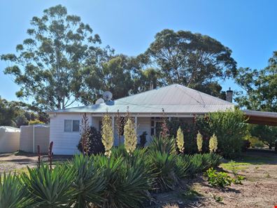 6 Station Street, Muradup WA 6394