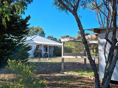 6 Station Street, Muradup WA 6394