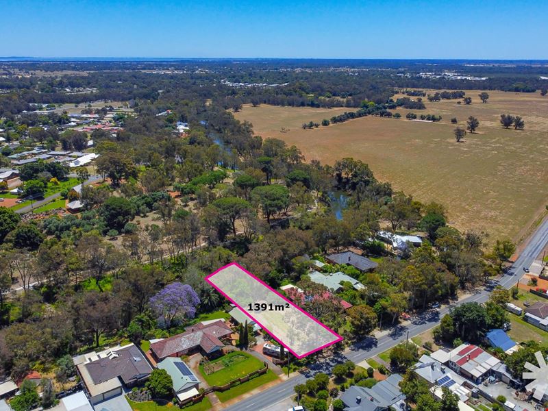 8 Paterson Road, Pinjarra WA 6208