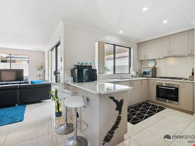 3/12 Beverley Road, Cloverdale WA 6105