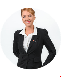 Kelsie Leach head shot