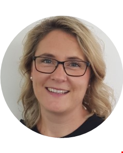 Olivia Dean head shot