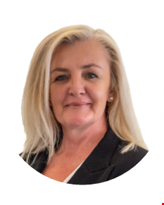 Lisa Barnard head shot